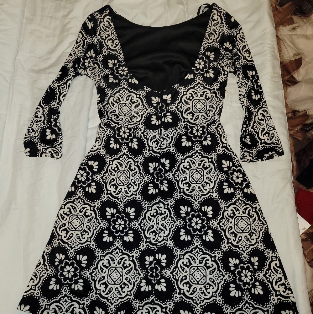 Black floral dress size 5/6 Juniors - Picture 3 of 6